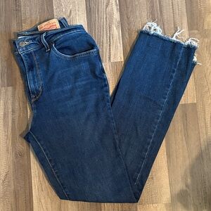 Levis 724 High Rise Straight Jeans